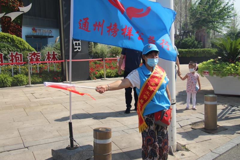 <strong>边操啊啊啊边操</strong>